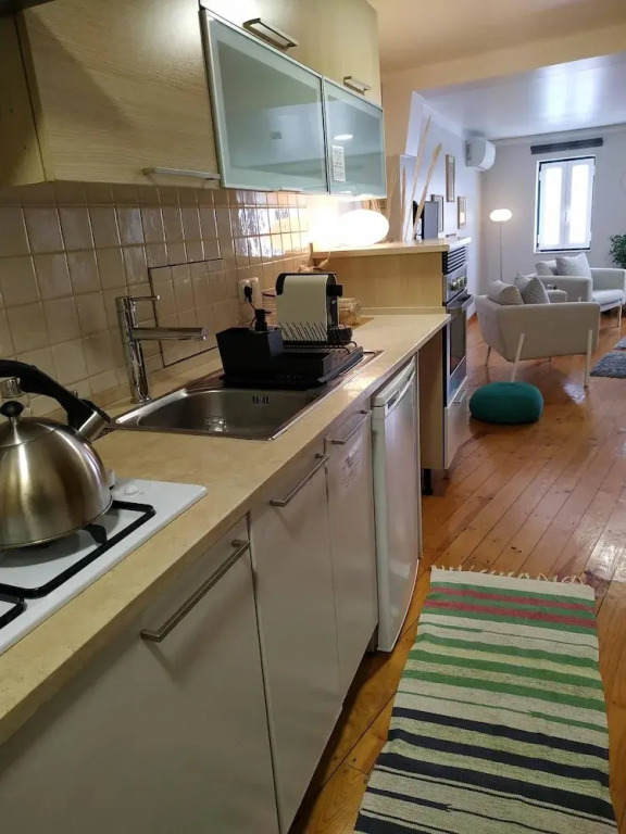 Studio for two next to Alfama and flea market