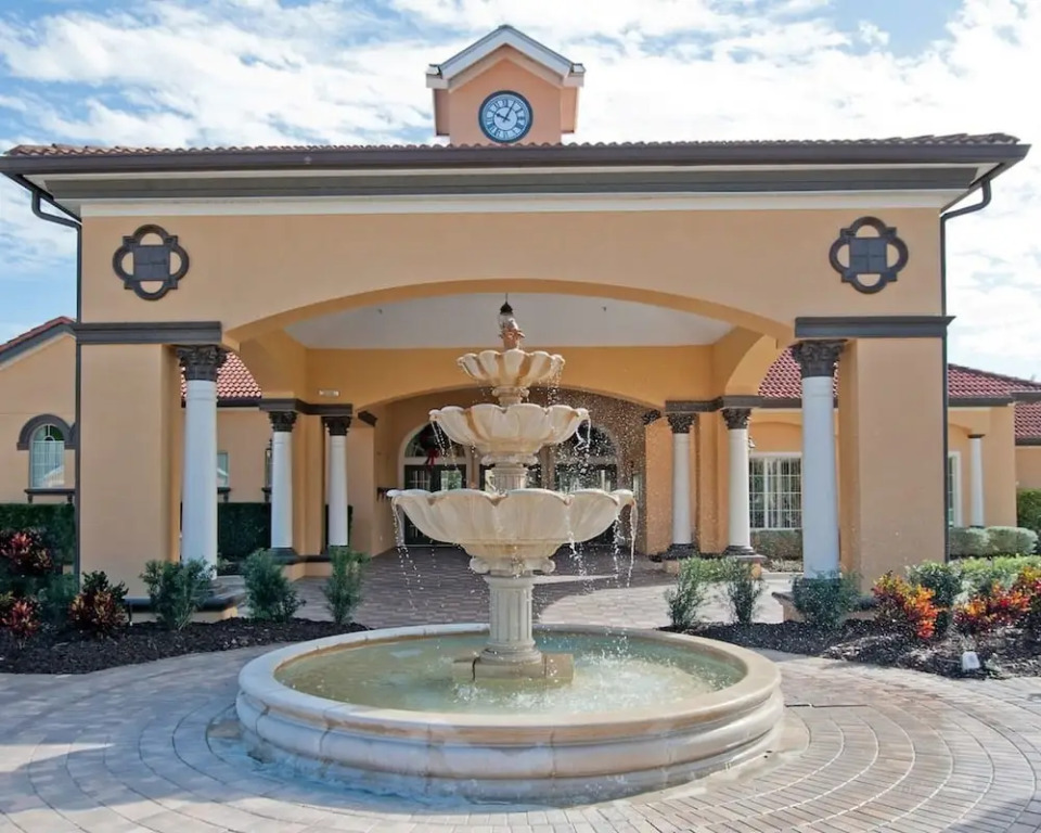 Villa Maggiore s/w Facing Pool With Preserve View