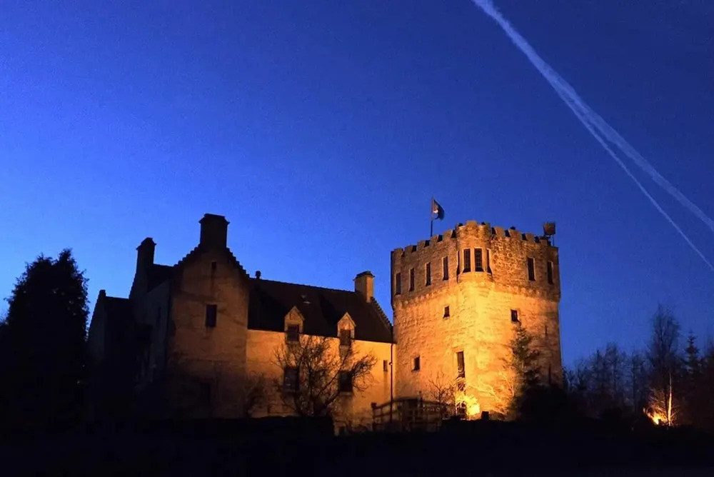 The Tower at Plane Castle-sleeps 4-pets Ok-parking
