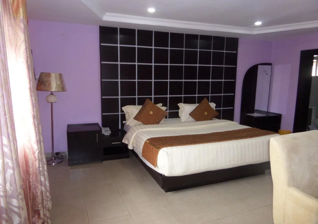 Galpin Suites Hotel