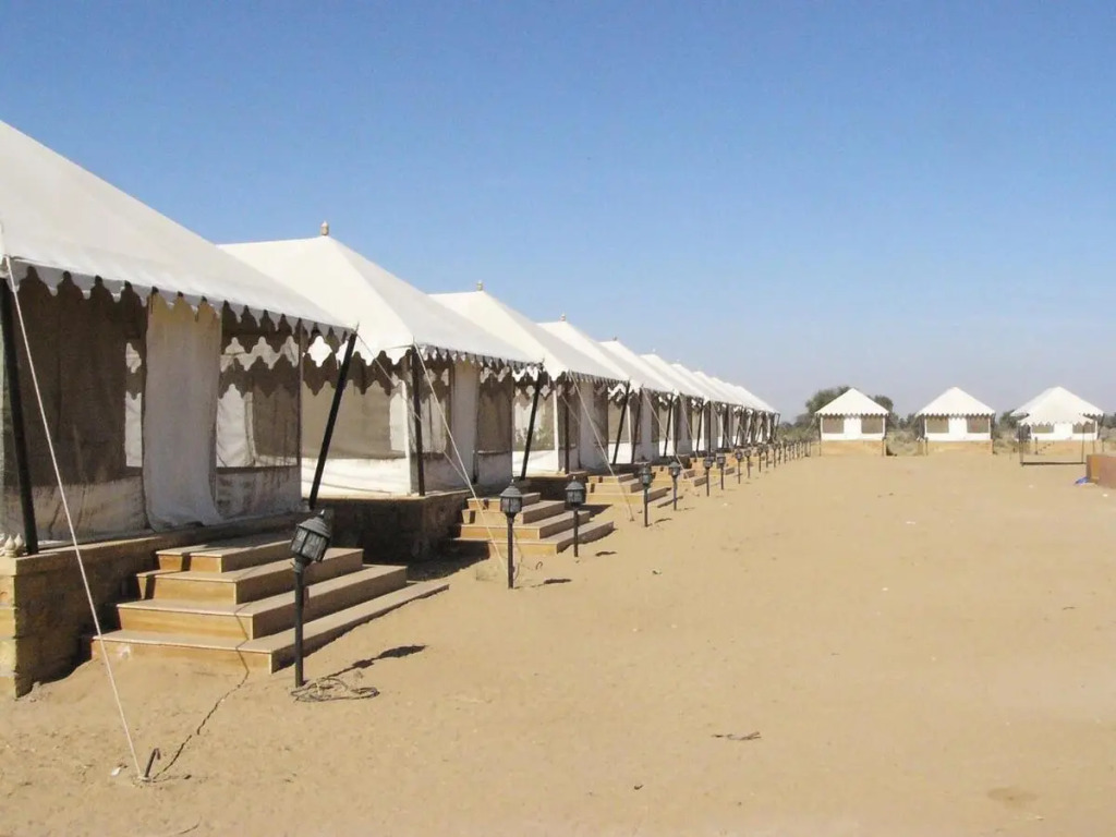Golden Sandstone Hotel Desert Safari Camp
