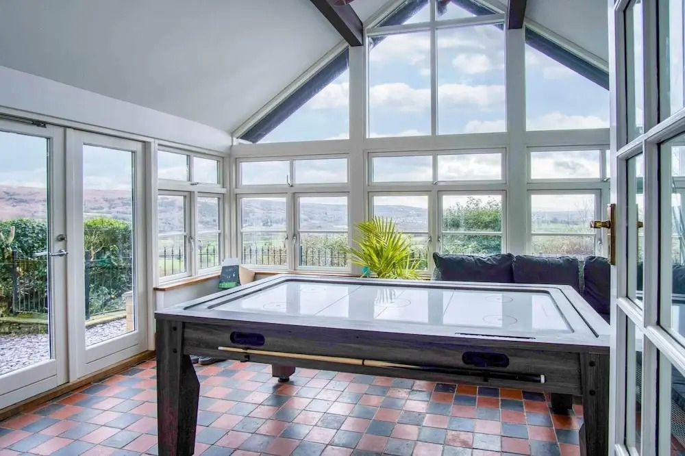 The Old Rectory - 5 Bedroom Holiday Home - Llanedi