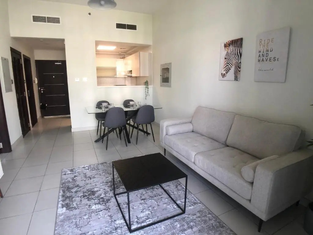 Park View & Spacious One Bedroom Apartment