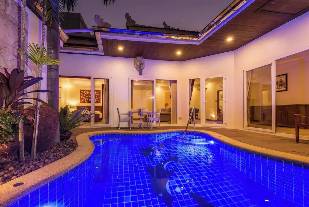 Luxury 3BR Pool Villa Pratamnak Soi5-50m to Beach
