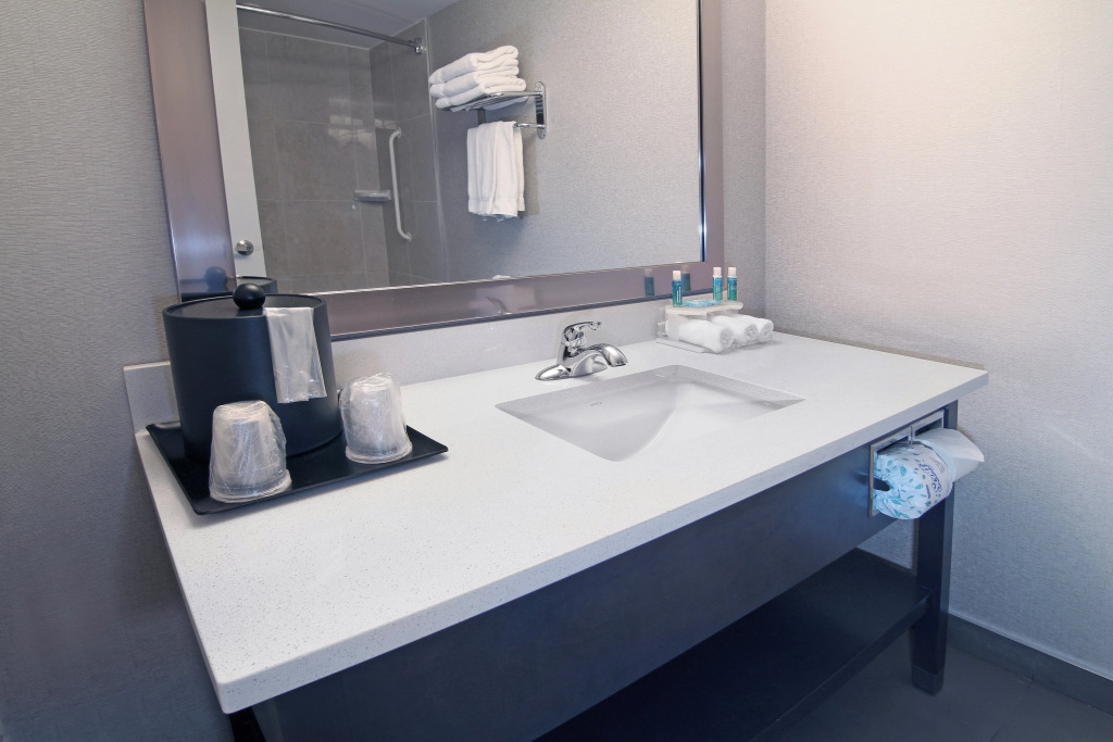 Holiday Inn Express and Suites Calgary by IHG