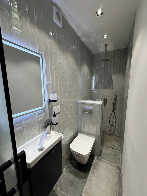 Stunning Penthouse With Sea, Mountain & City Views Central Kobuleti This Elegant