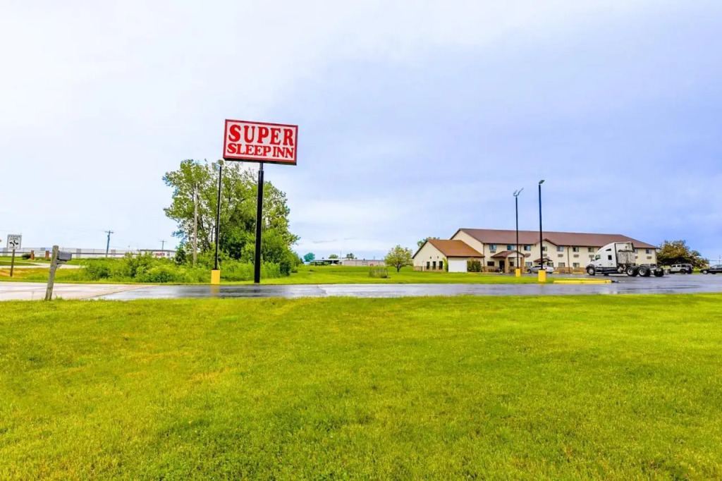 Super Rest Inn