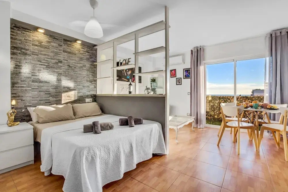 Apartment in Torremolinos With Sea Views