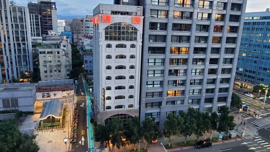 KDM Hotel