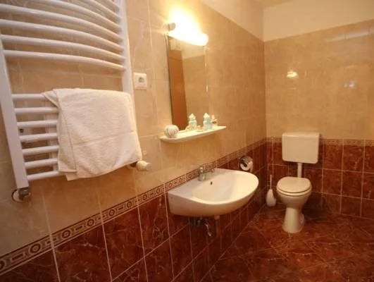 Lelle Park Apartmanház