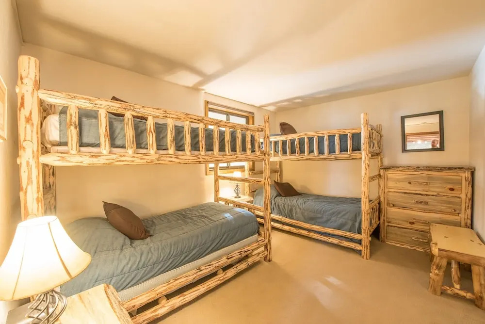 Rustic-Contemporary 3Br With Great Views! - No Cleaning Fee! by RedAwning