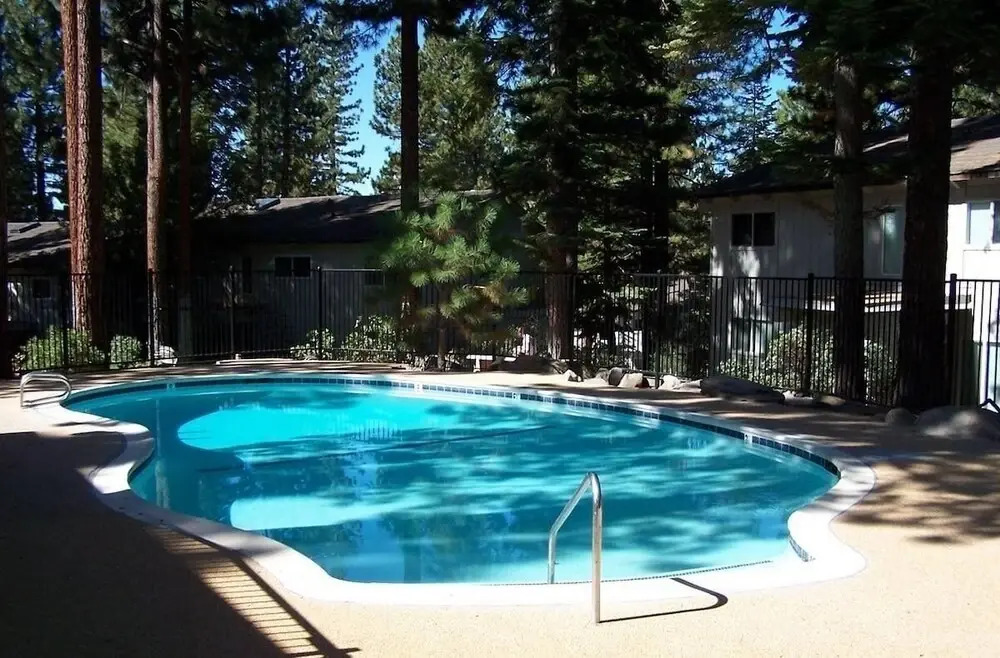 Eagle's Lake Retreat 4 Bedroom Condo by RedAwning