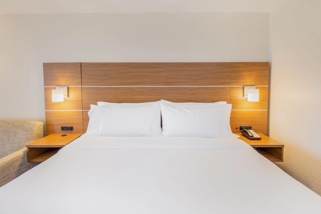 Holiday Inn Express Orange Beach - On The Beach by IHG