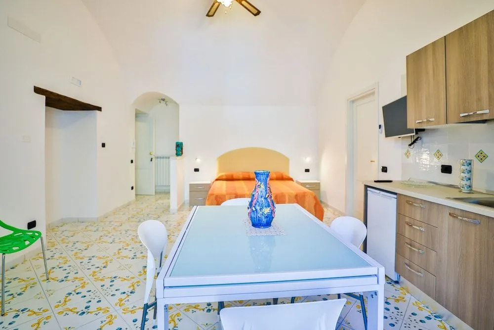 Della Monica Rooms - Amami Collection