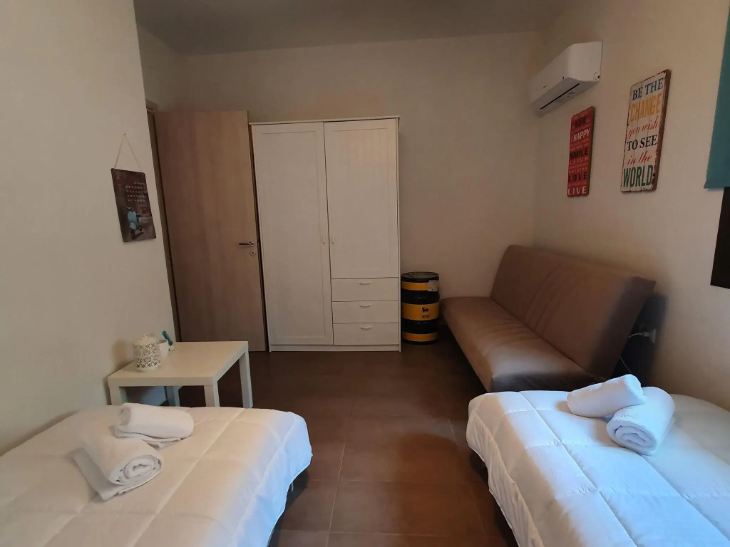Apartment in Loutra Elenis With Garden