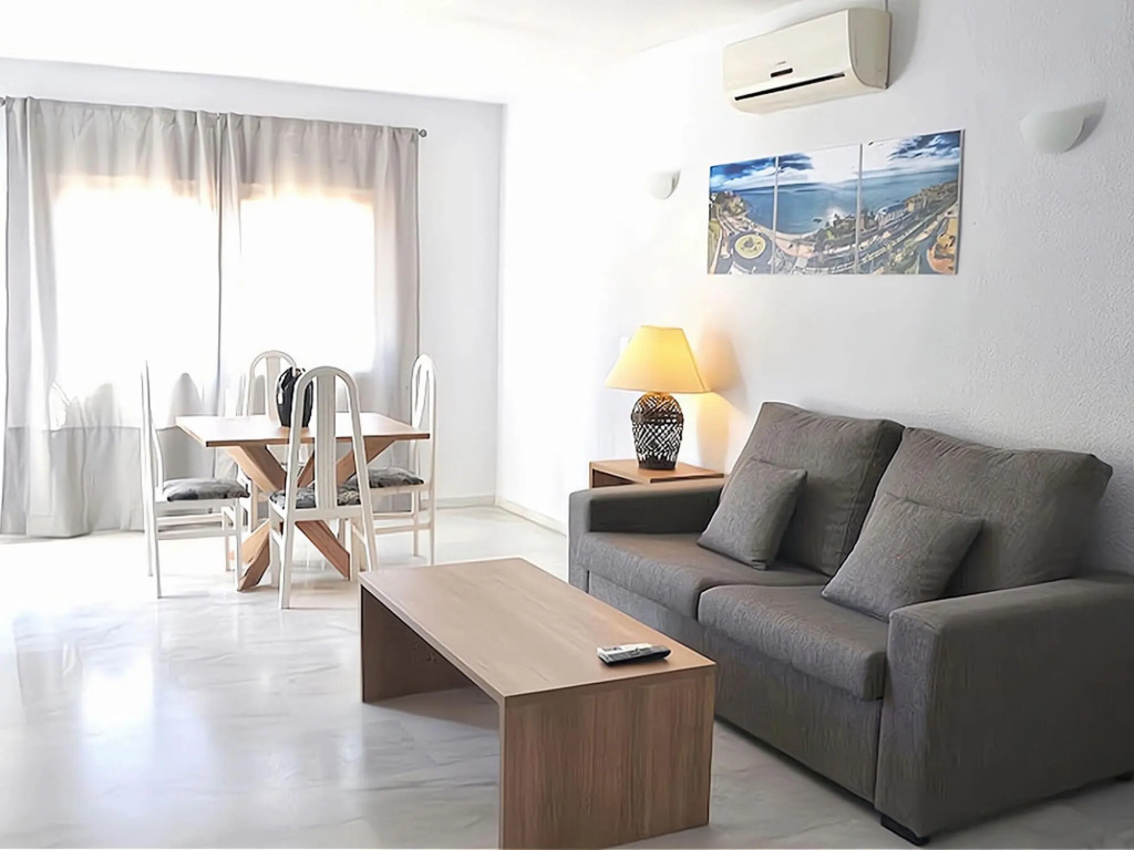 Pleasant apartment in Benalmadena near Playa Beach