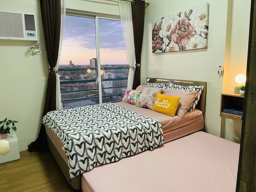 1-bed - Sleeps 4 With High Rise City View