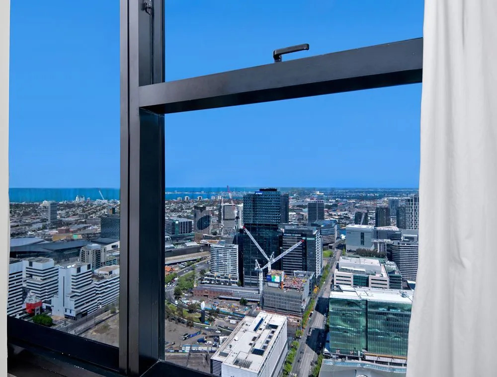 568 Collins Tower