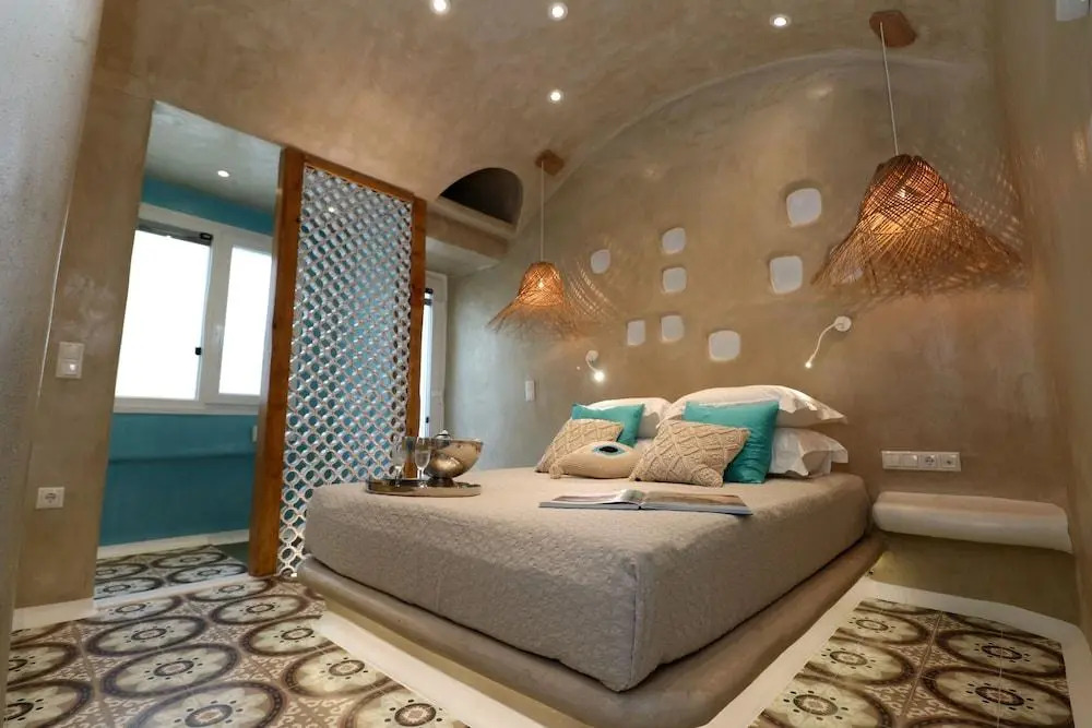 KYMA & HELIOS Deluxe Suites with Hot Tub at AmazeU Suites Naxos