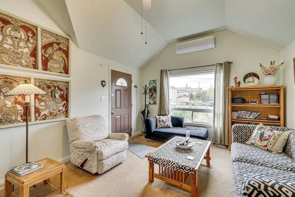7 Mi to Dtwn Portland: Quiet Yet Central Home