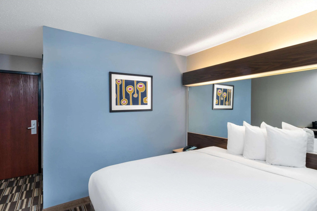 Microtel Inn and Suites by Wyndham Columbus North