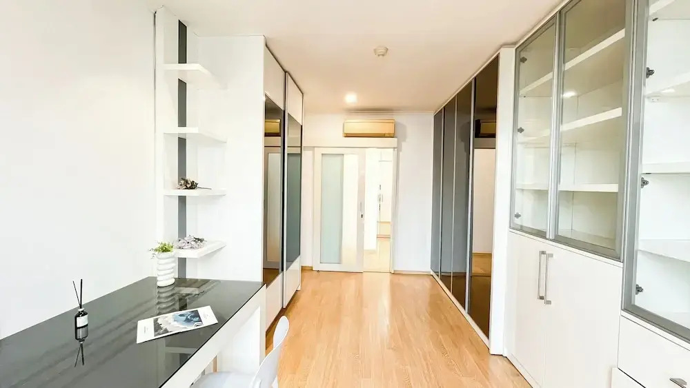 Spacious Luxury 2Br Apartment With Extra Room At Fx Residence