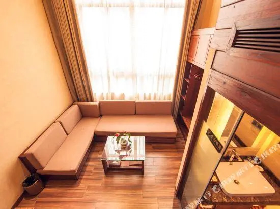 Chuanlord Holiday Hotel