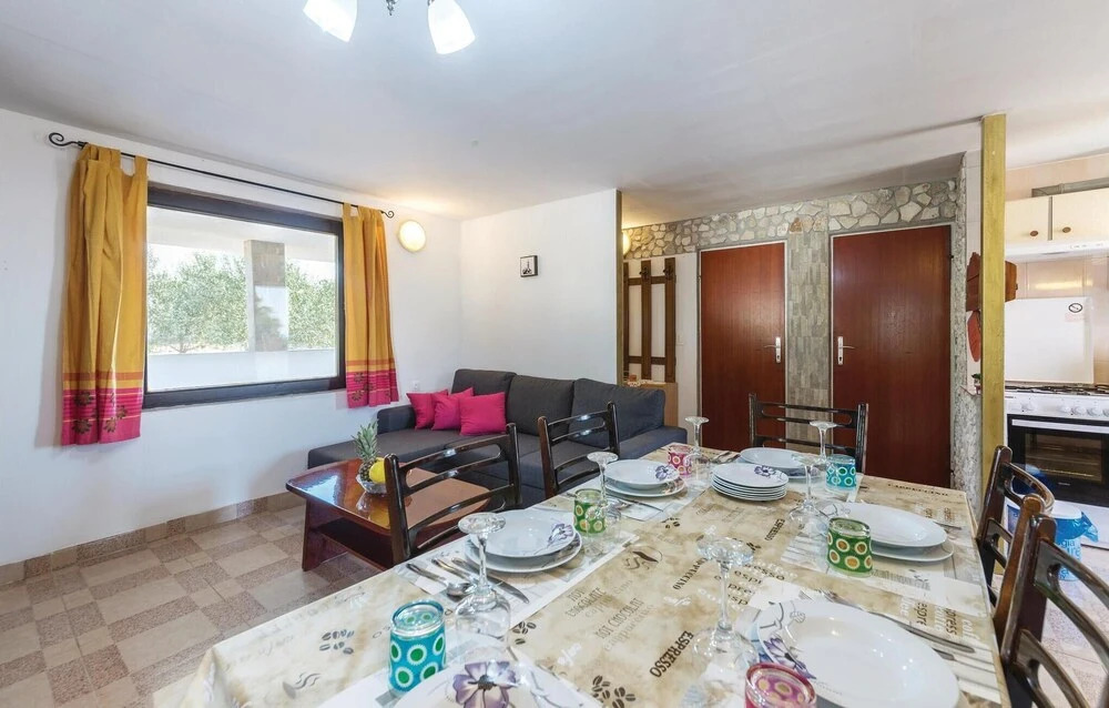 Awesome Home In Valtura