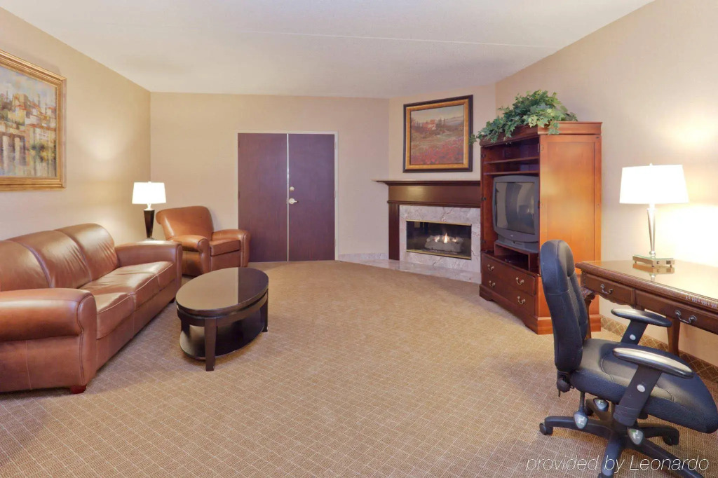 Holiday Inn Express Mentor Banquet Center by IHG