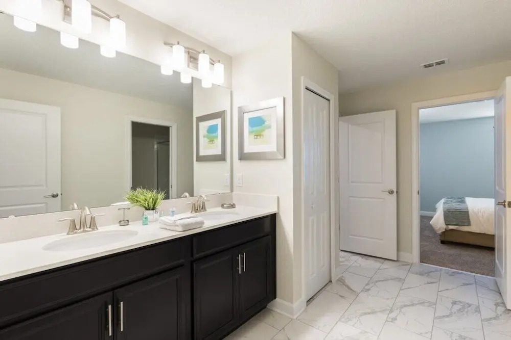 Champions Gate 1654 - Eight Bedroom Pool Home