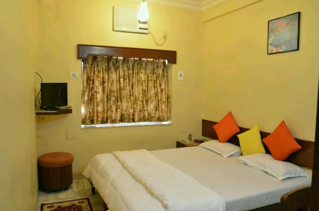 Hotel Mogul Palace - Near Masjid Bunder Mumbai