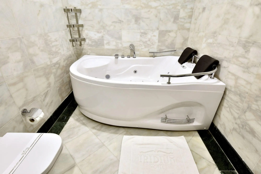 Iridium 70 Hotel