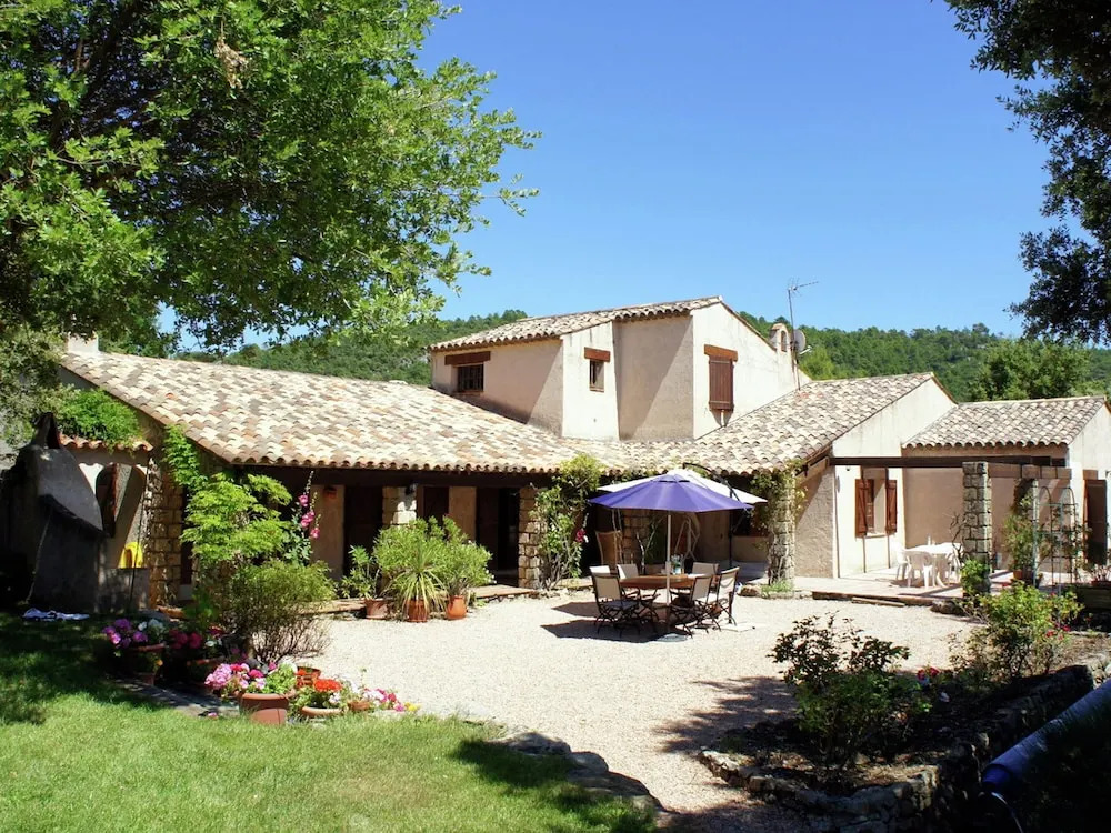 Charming Holiday Home in Tourtour, Provence With Garden