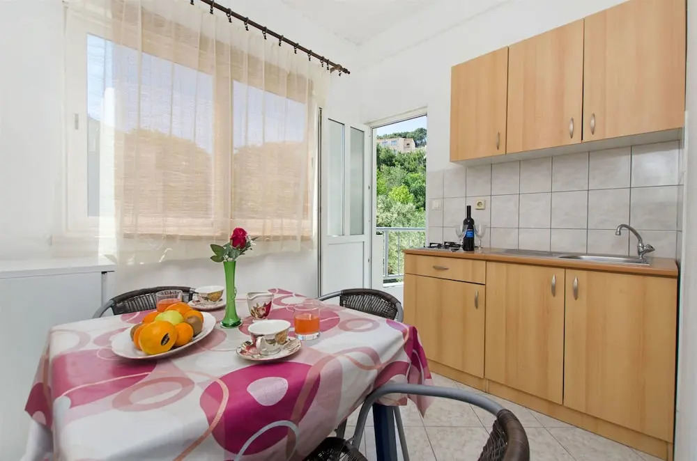 Apartments and Rooms Perica