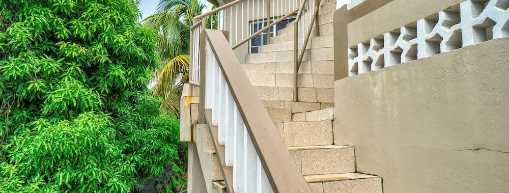 Your quaint home just steps from beach