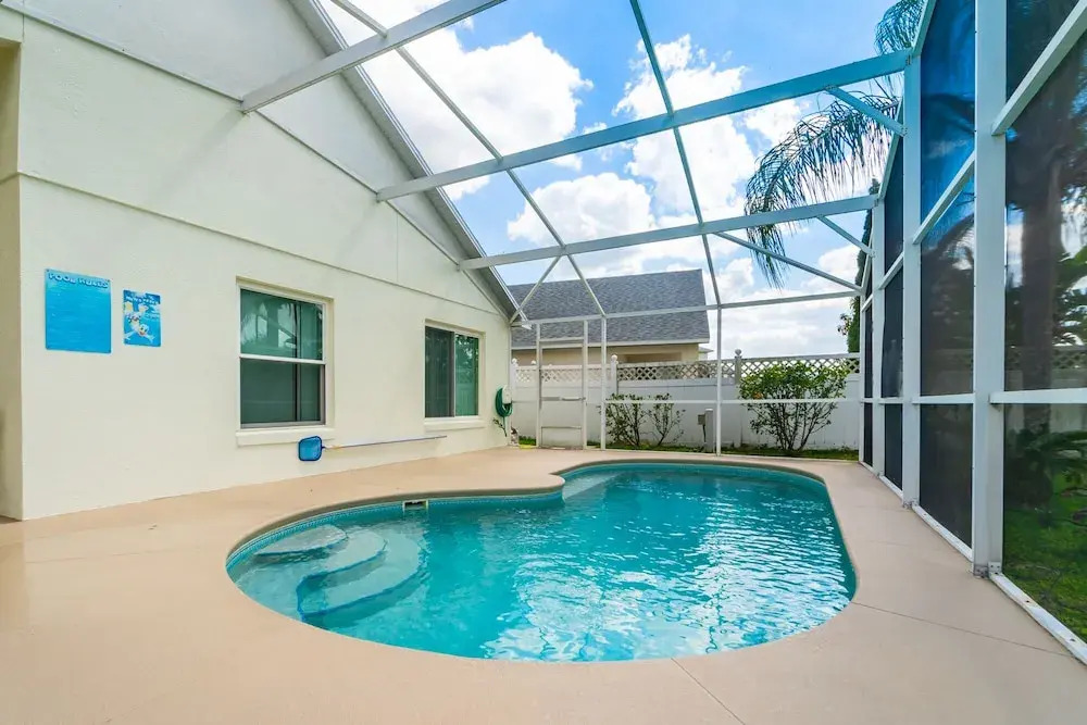 1114 4-bed Pool Home, Liberty Village Kissimmee