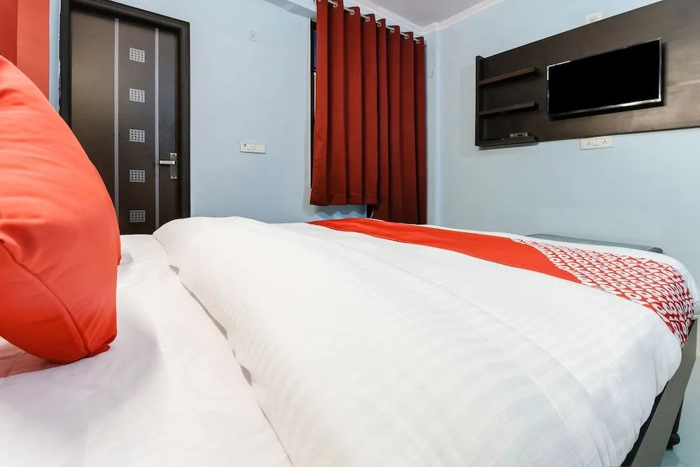 OYO Flagship 30504 PR Residency
