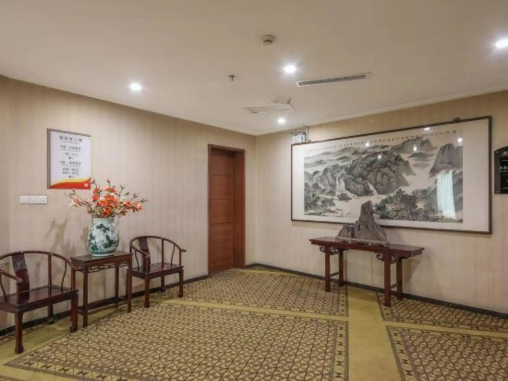 Qilin Hotel