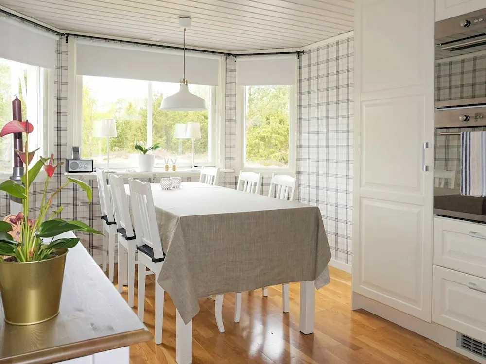 6 Person Holiday Home in Grebbestad