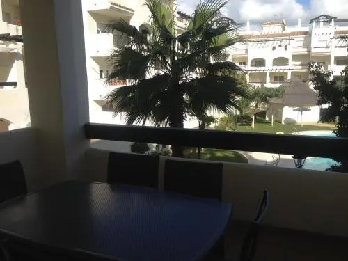 2010-Superb apt 2 bedrooms in complex with pool