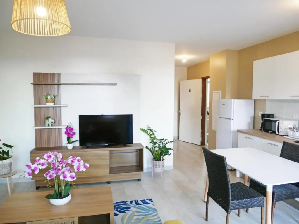 Tropical Suites