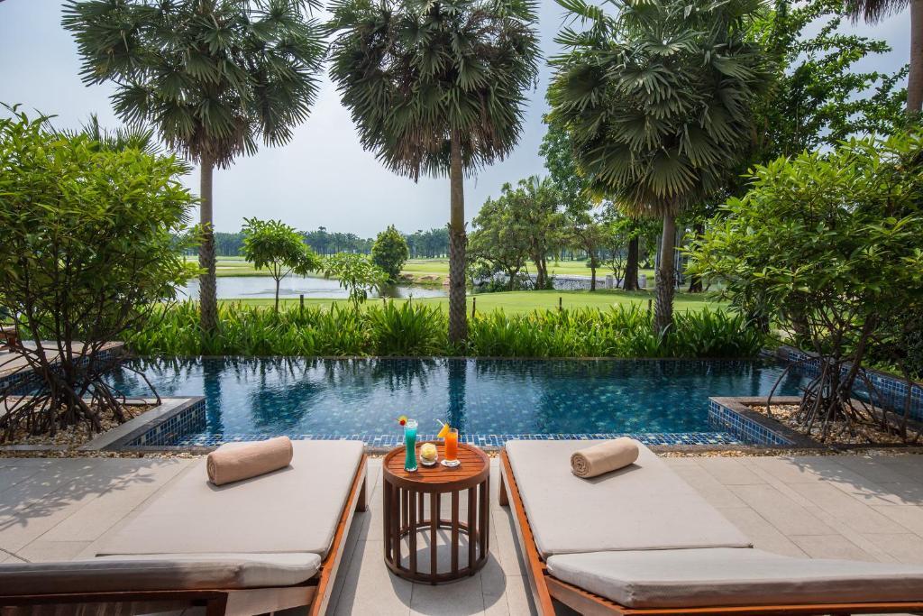 Summit Windmill Golf Suite Hotel at Suvarnabhumi