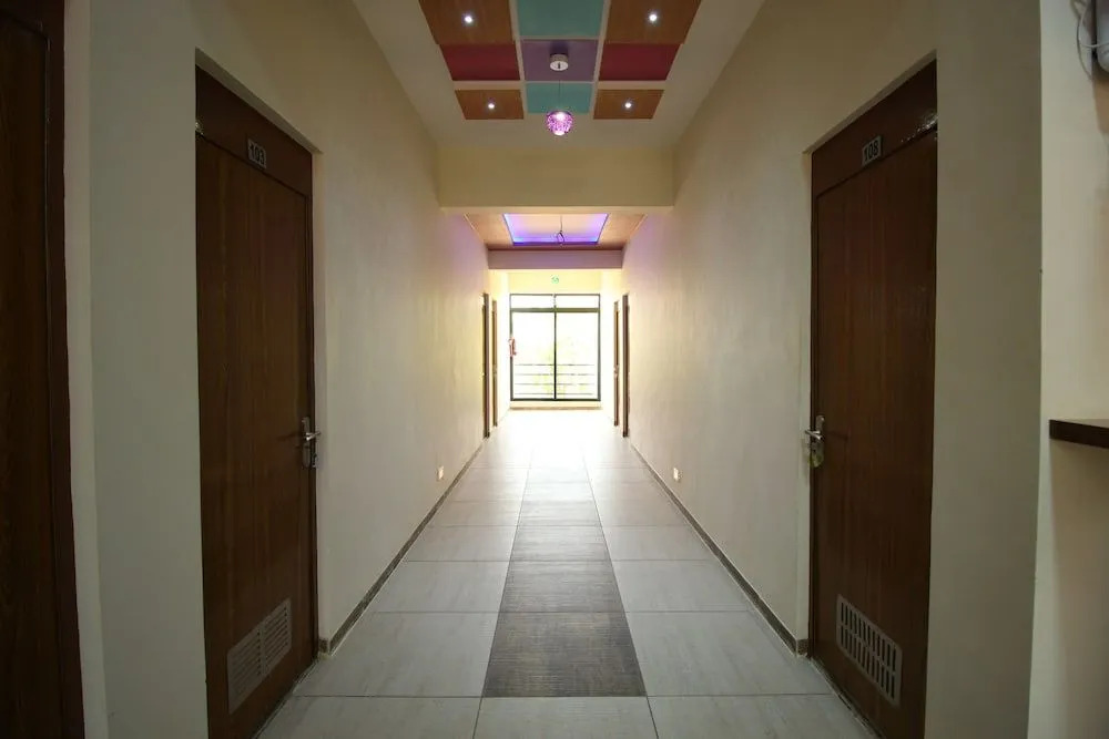 FabHotel Siddharth Inn - Nr Siddharth Bunglows
