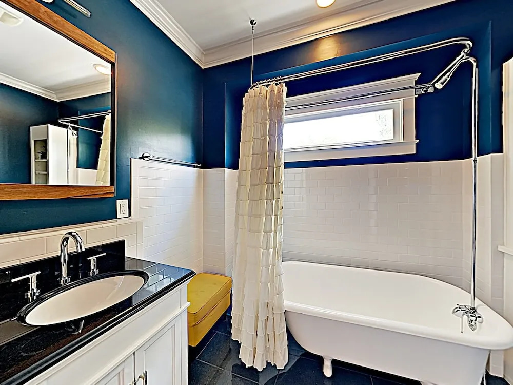 17th Street Home - 4 Br Home