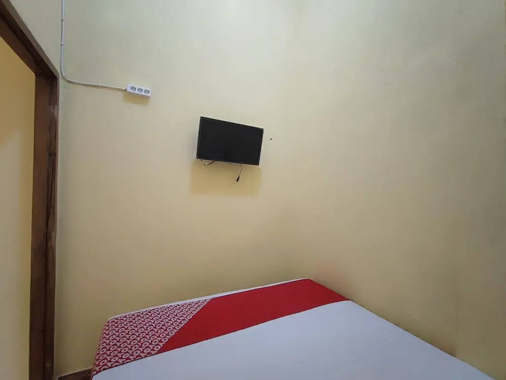 OYO 93591 Penginapan Dvn & Tmy Pangkalan Balai