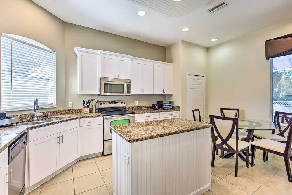 Rotonda West Home w/ Heated Pool, 5 Mi to Beach!