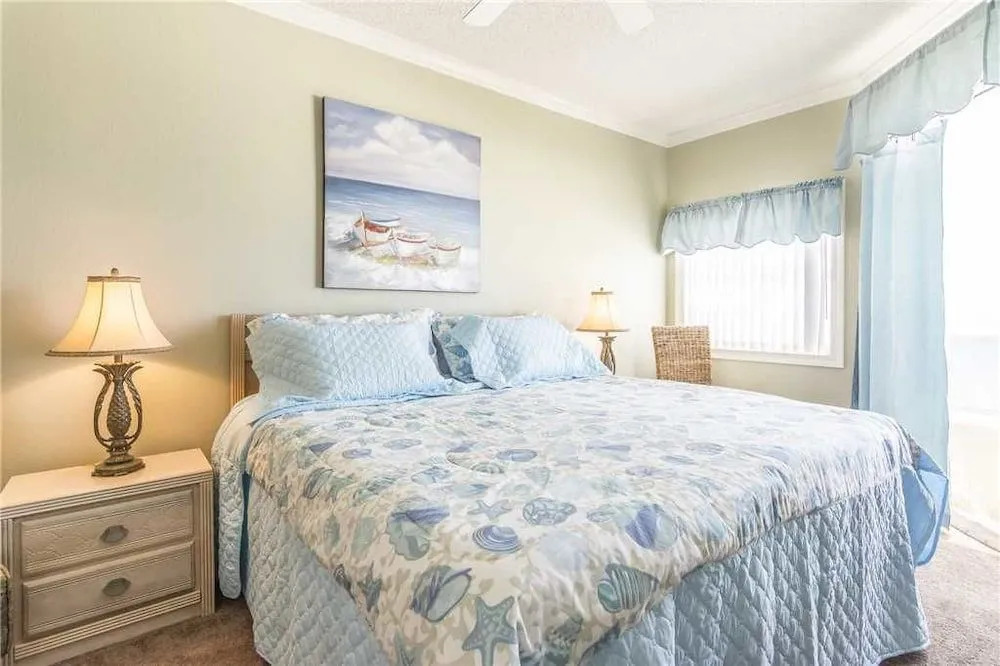 The Enclave 907 - 3 Br condo by RedAwning