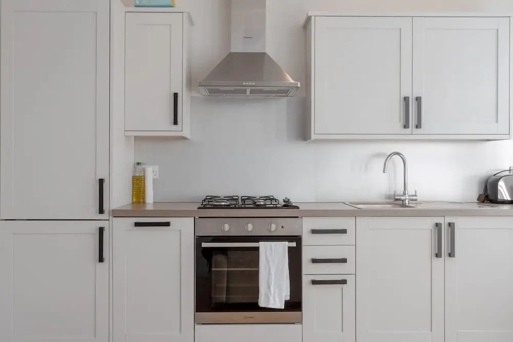 Spacious 2 Bedroom West Kensington Flat