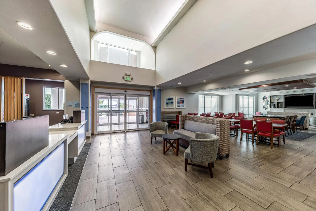 Holiday Inn Express & Suites Fort Worth - Fossil Creek by IHG