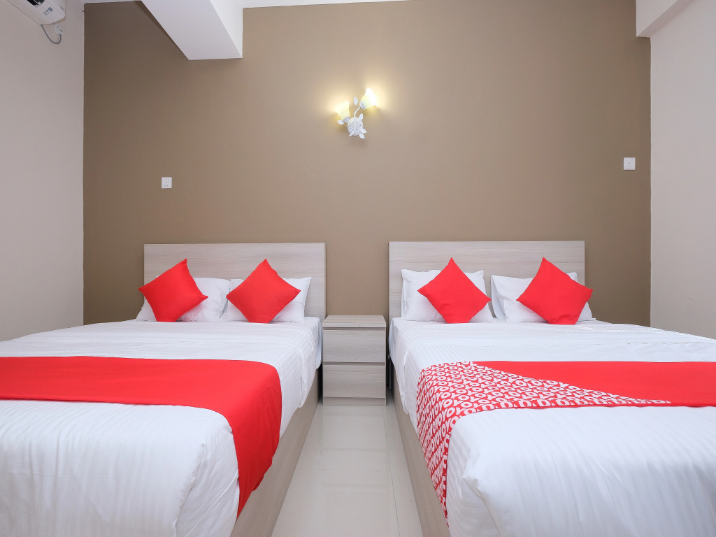 Super OYO 43935 Mancalin Hotel
